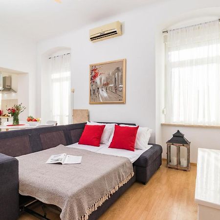 Apartman Lussi Pula Exterior foto